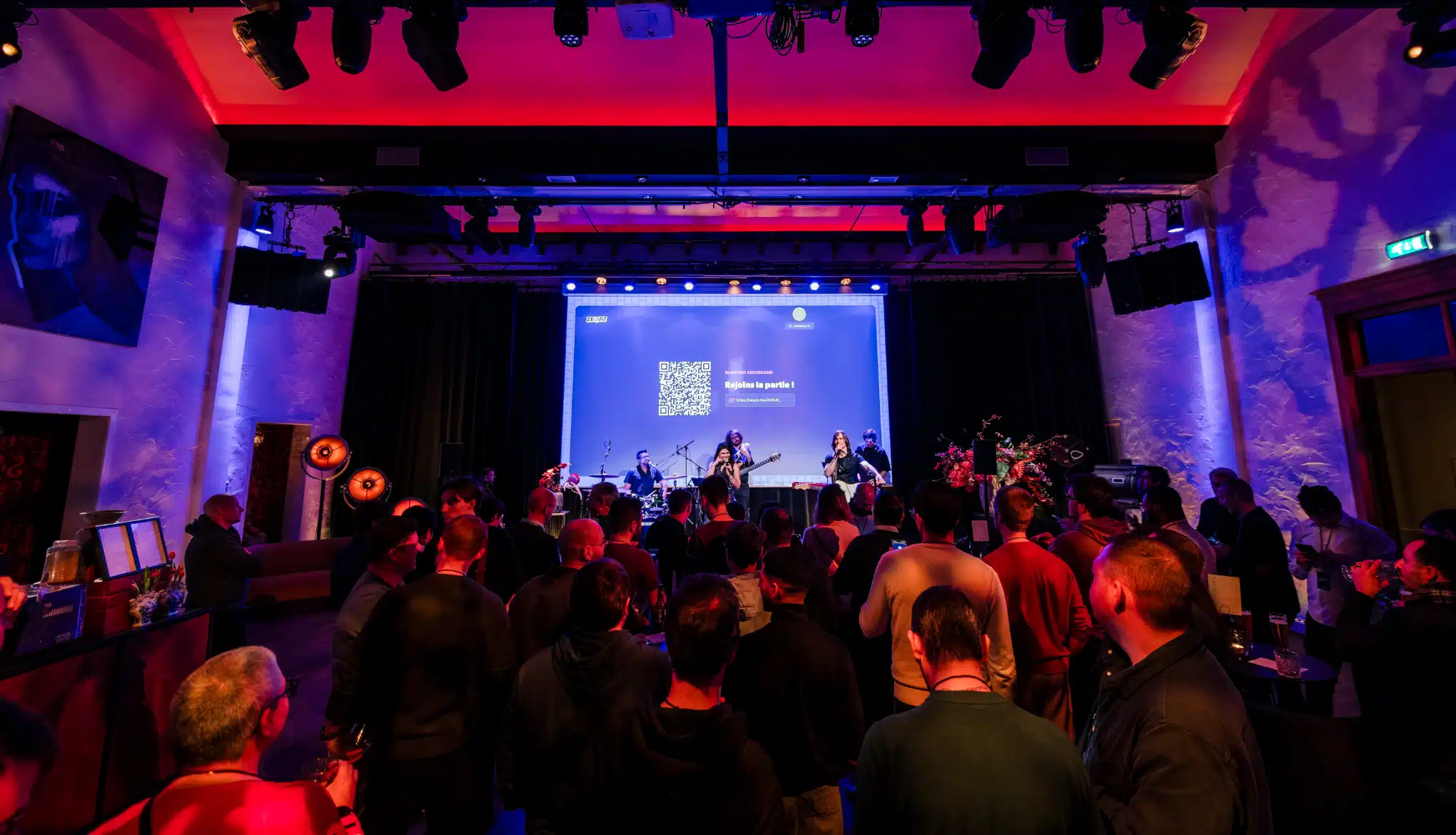 Animation soirée d'entreprise avec le karaoké live par l'orchestre Smart Music.