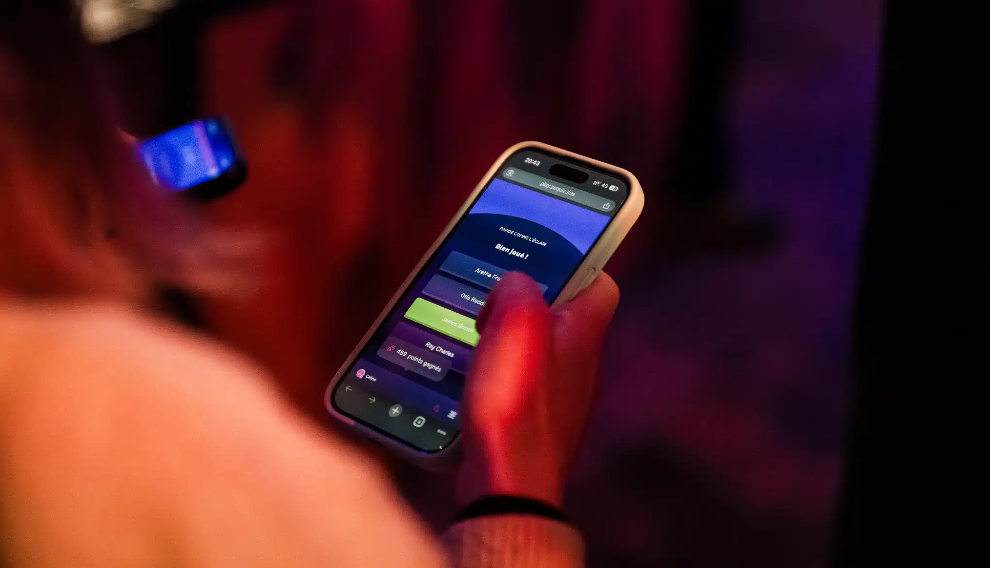 Karaoké live pour animation de séminaire d'entreprise sur Paris et partout ailleurs par l'orchestre Smart Music.