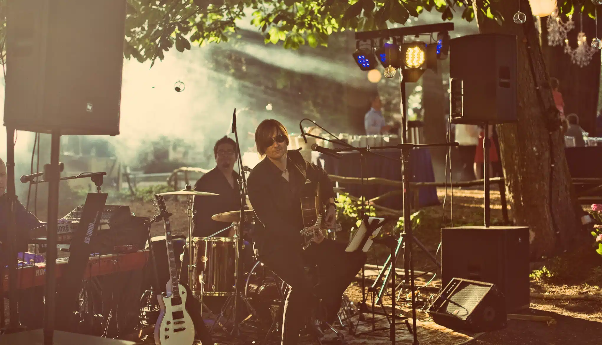 Smart Music en formule 5 artistes pour un cocktail Orchestre haut de gamme pour animation vin d'honneur et cocktail Smart Music.