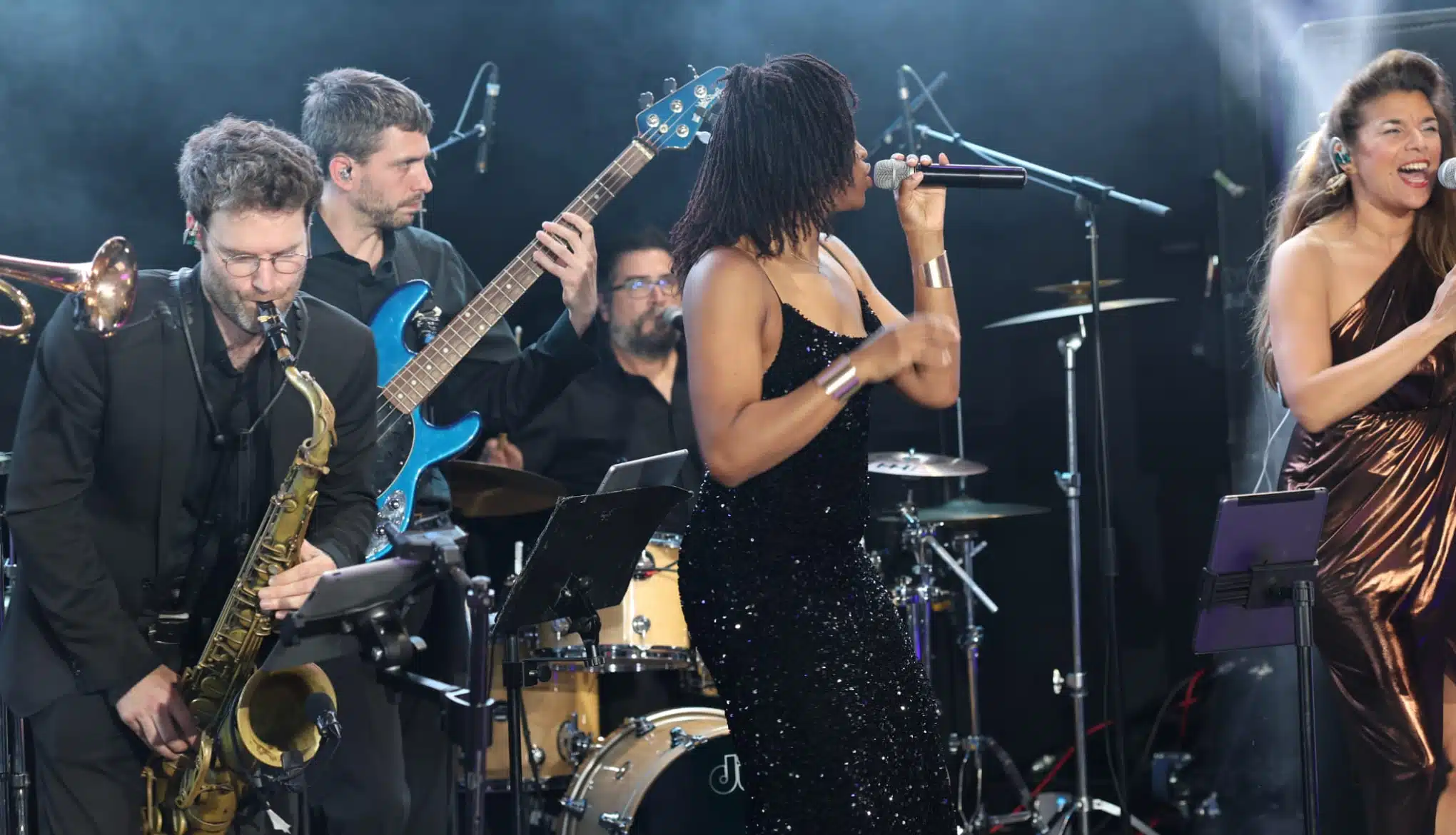 Cérémonie de mariage animée par l'orchestre Smart Music Orchestre Smart Music pour une animation de cocktail de mariage classe et originale.